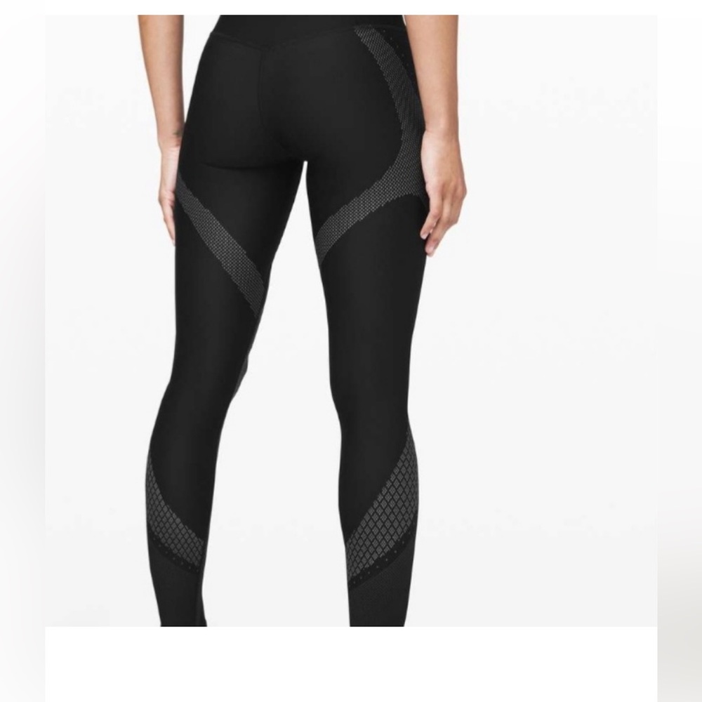 Lululemon size 6 tights, barely worn.